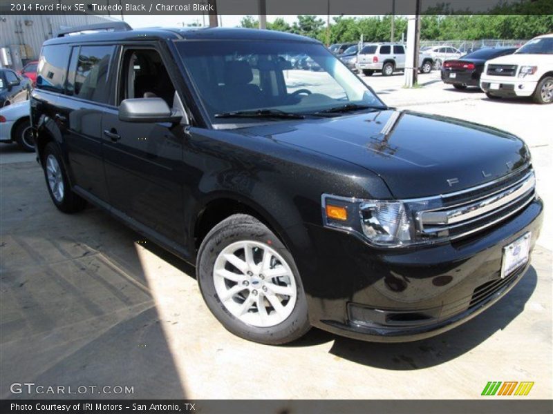 Tuxedo Black / Charcoal Black 2014 Ford Flex SE
