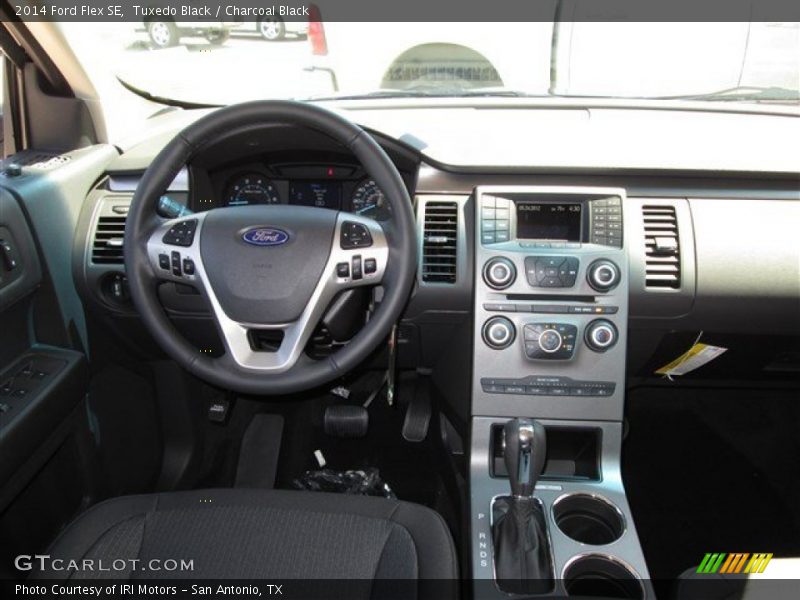 Tuxedo Black / Charcoal Black 2014 Ford Flex SE