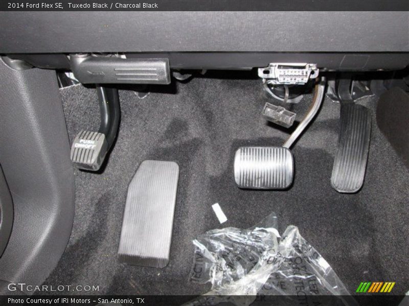 Tuxedo Black / Charcoal Black 2014 Ford Flex SE