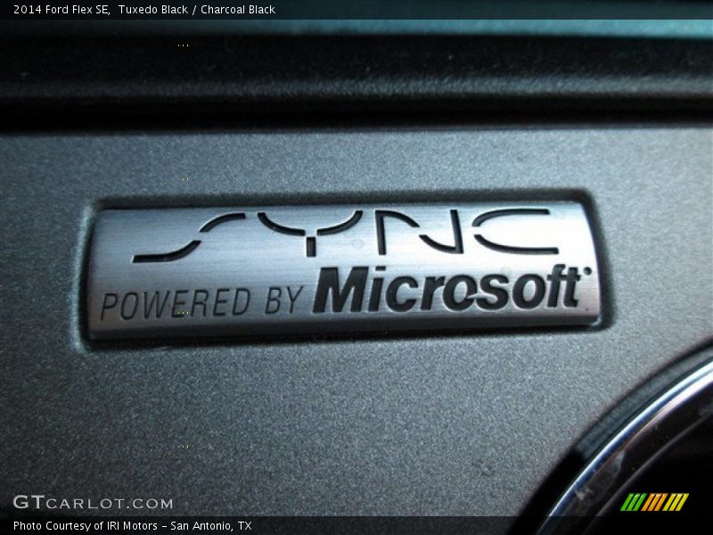 Tuxedo Black / Charcoal Black 2014 Ford Flex SE