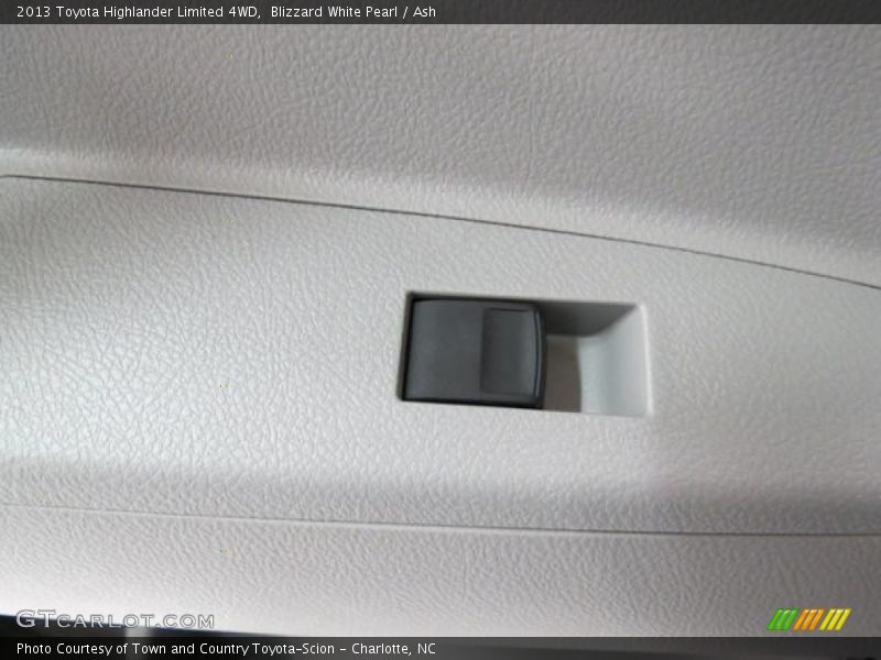 Blizzard White Pearl / Ash 2013 Toyota Highlander Limited 4WD