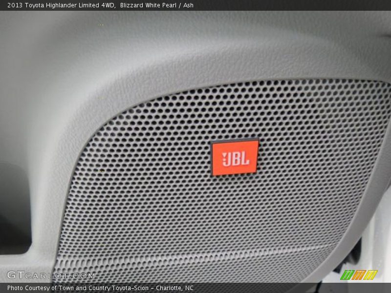 Blizzard White Pearl / Ash 2013 Toyota Highlander Limited 4WD