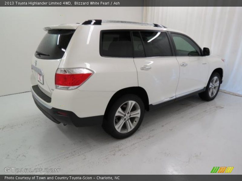 Blizzard White Pearl / Ash 2013 Toyota Highlander Limited 4WD