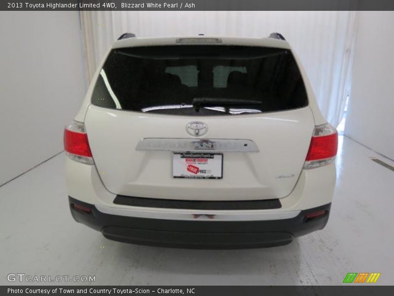 Blizzard White Pearl / Ash 2013 Toyota Highlander Limited 4WD