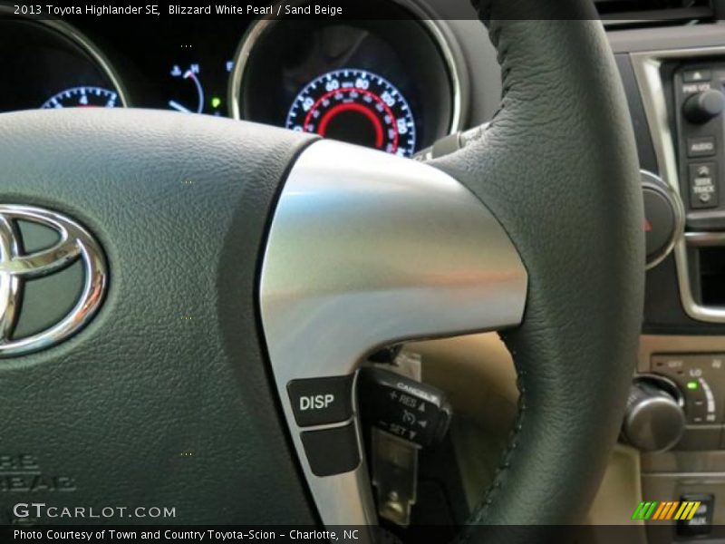 Blizzard White Pearl / Sand Beige 2013 Toyota Highlander SE