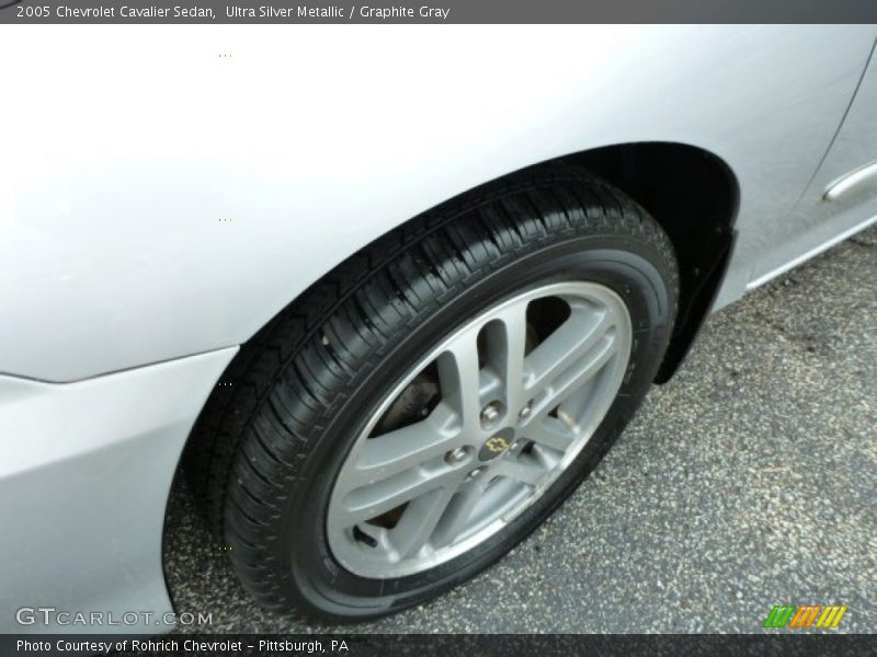 Ultra Silver Metallic / Graphite Gray 2005 Chevrolet Cavalier Sedan