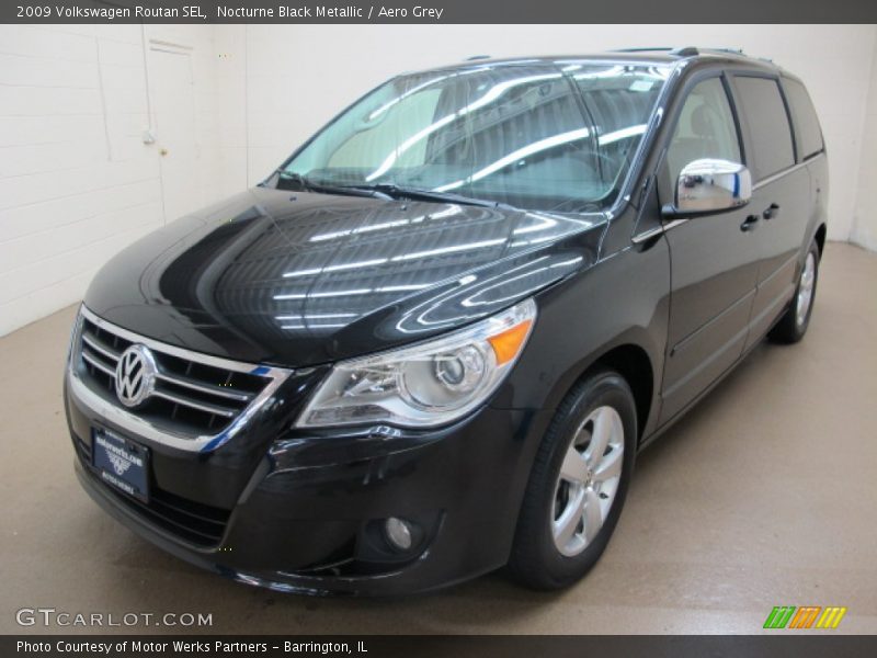 Nocturne Black Metallic / Aero Grey 2009 Volkswagen Routan SEL