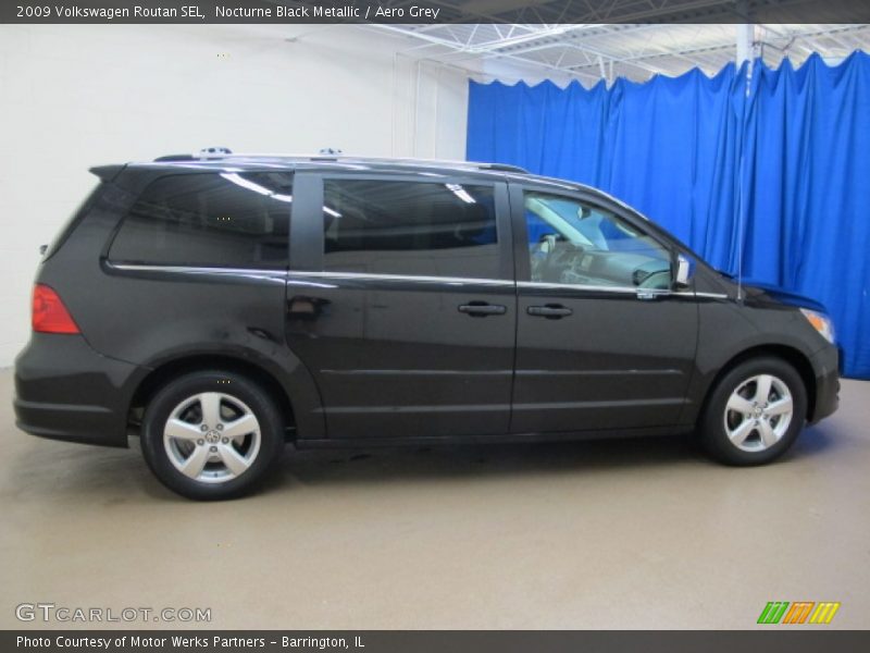 Nocturne Black Metallic / Aero Grey 2009 Volkswagen Routan SEL