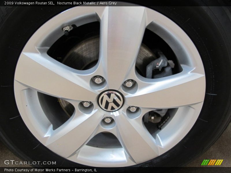 Nocturne Black Metallic / Aero Grey 2009 Volkswagen Routan SEL