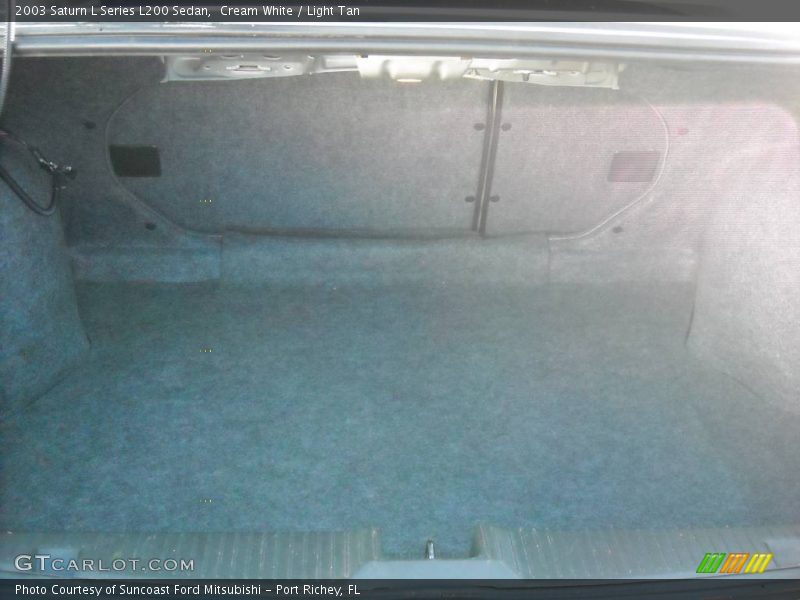 Cream White / Light Tan 2003 Saturn L Series L200 Sedan