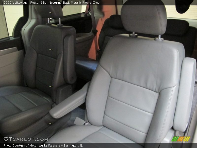 Nocturne Black Metallic / Aero Grey 2009 Volkswagen Routan SEL
