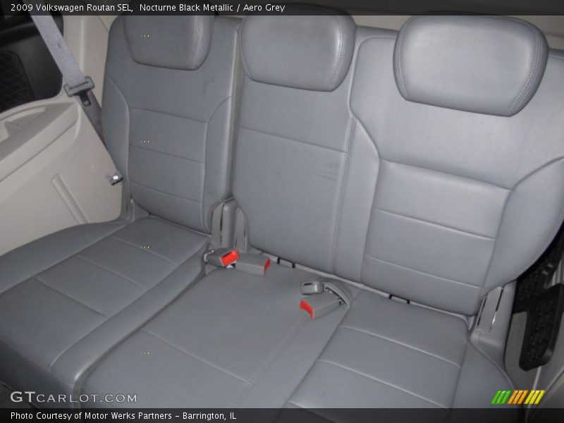Nocturne Black Metallic / Aero Grey 2009 Volkswagen Routan SEL