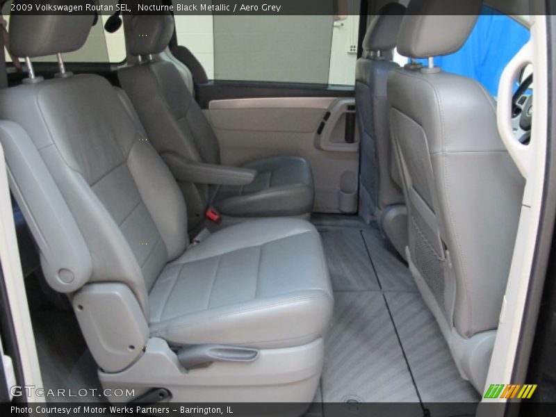 Nocturne Black Metallic / Aero Grey 2009 Volkswagen Routan SEL