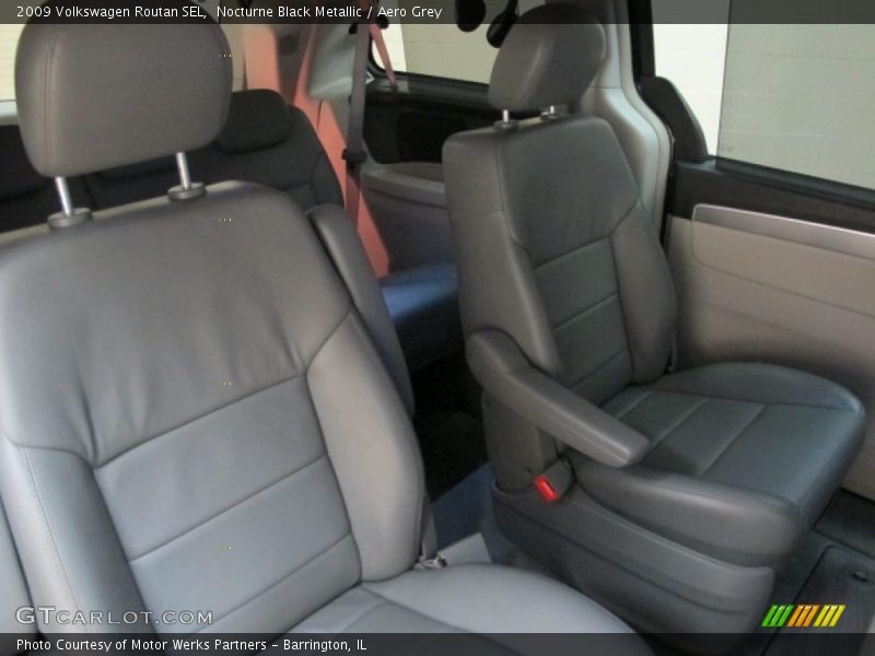 Nocturne Black Metallic / Aero Grey 2009 Volkswagen Routan SEL