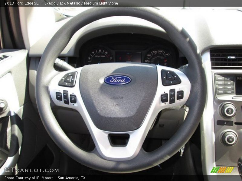 Tuxedo Black Metallic / Medium Light Stone 2013 Ford Edge SE