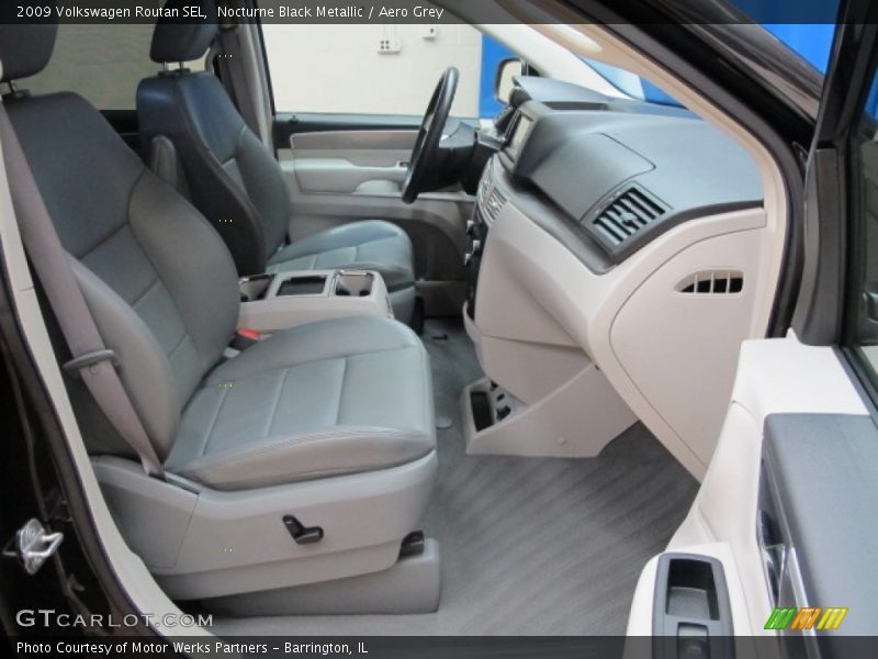 Nocturne Black Metallic / Aero Grey 2009 Volkswagen Routan SEL