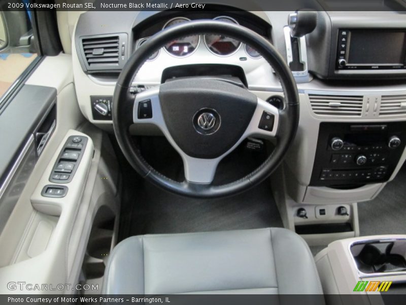 Nocturne Black Metallic / Aero Grey 2009 Volkswagen Routan SEL