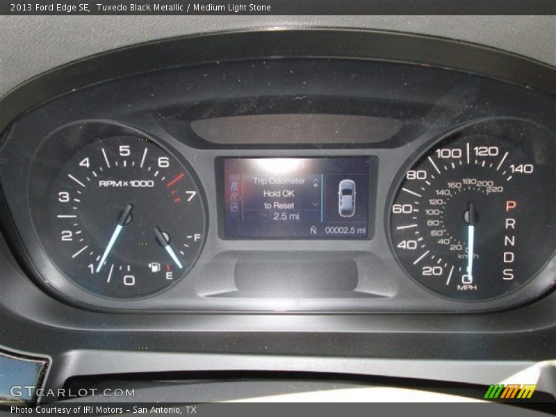 Tuxedo Black Metallic / Medium Light Stone 2013 Ford Edge SE
