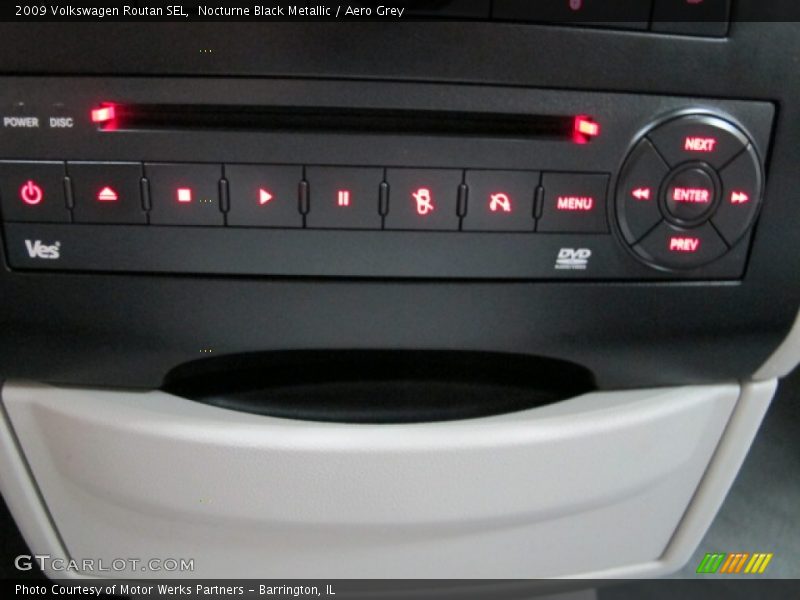 Nocturne Black Metallic / Aero Grey 2009 Volkswagen Routan SEL