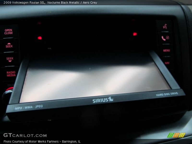 Nocturne Black Metallic / Aero Grey 2009 Volkswagen Routan SEL