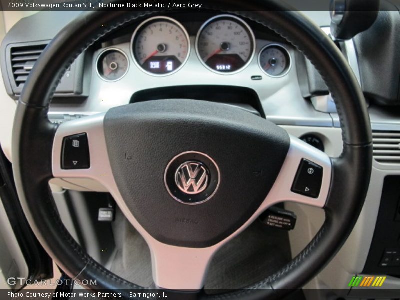 Nocturne Black Metallic / Aero Grey 2009 Volkswagen Routan SEL