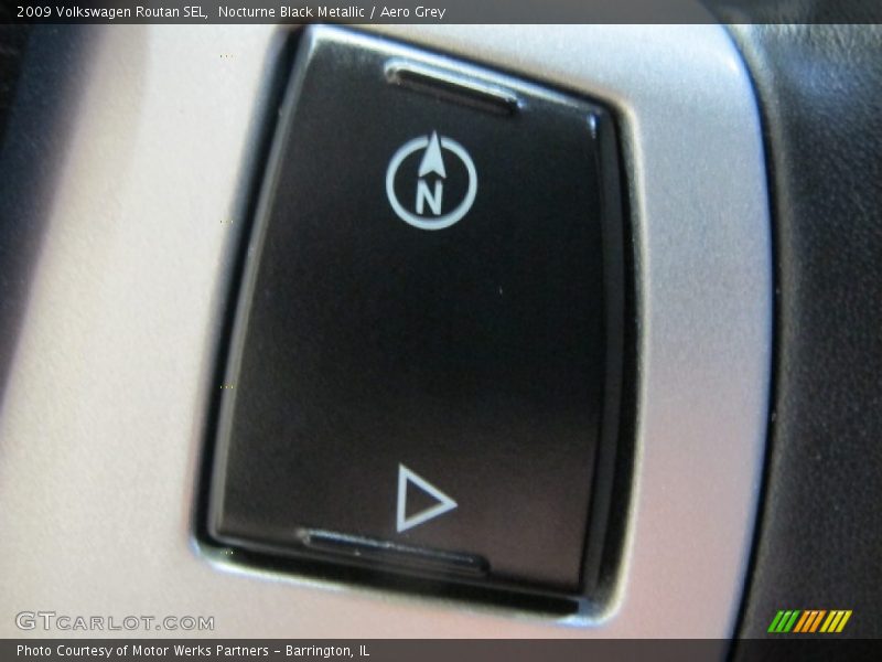 Nocturne Black Metallic / Aero Grey 2009 Volkswagen Routan SEL