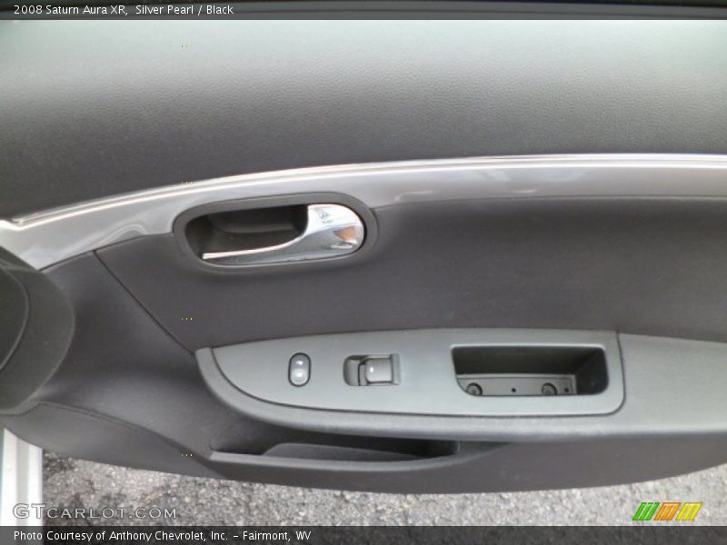 Silver Pearl / Black 2008 Saturn Aura XR