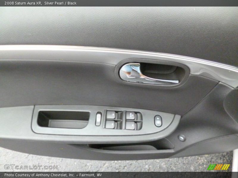 Silver Pearl / Black 2008 Saturn Aura XR