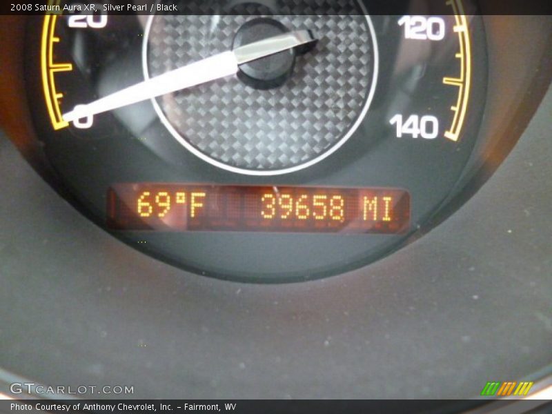 Silver Pearl / Black 2008 Saturn Aura XR