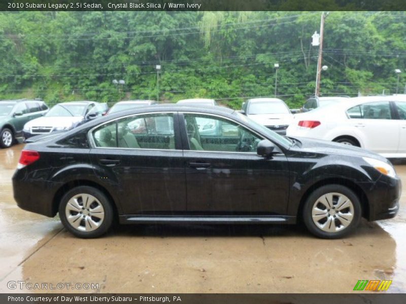 Crystal Black Silica / Warm Ivory 2010 Subaru Legacy 2.5i Sedan