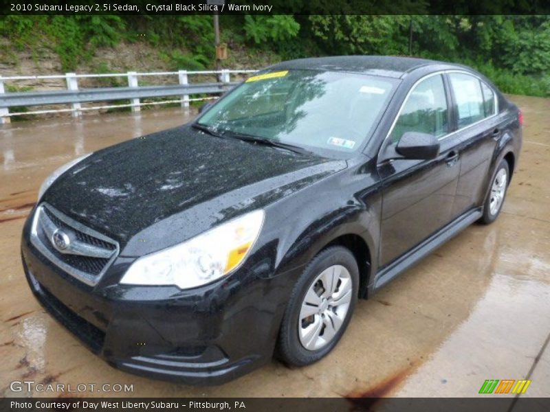 Crystal Black Silica / Warm Ivory 2010 Subaru Legacy 2.5i Sedan
