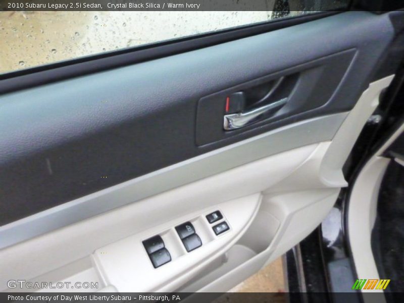 Crystal Black Silica / Warm Ivory 2010 Subaru Legacy 2.5i Sedan