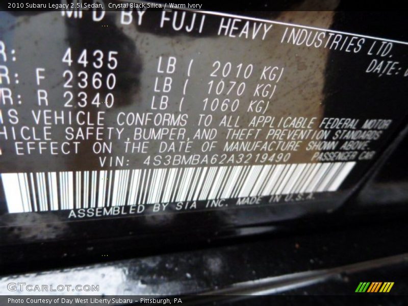 Crystal Black Silica / Warm Ivory 2010 Subaru Legacy 2.5i Sedan