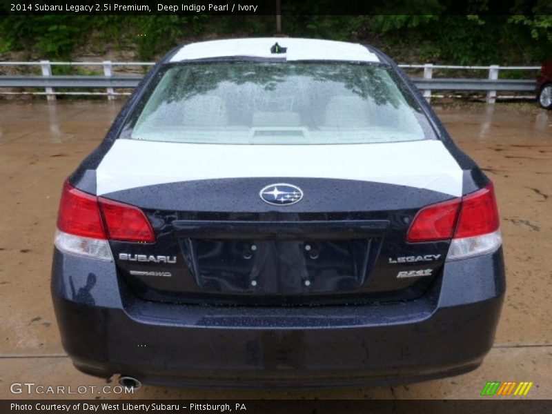 Deep Indigo Pearl / Ivory 2014 Subaru Legacy 2.5i Premium