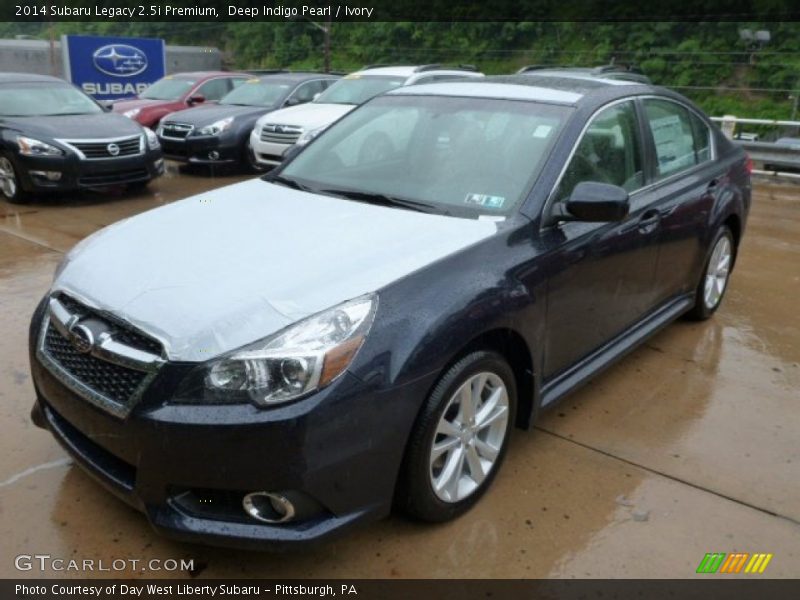 Front 3/4 View of 2014 Legacy 2.5i Premium
