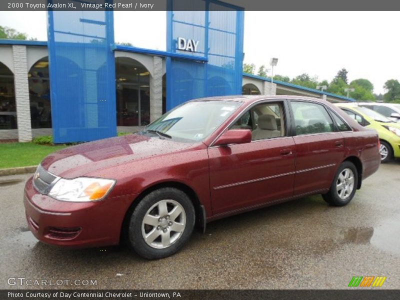Vintage Red Pearl / Ivory 2000 Toyota Avalon XL