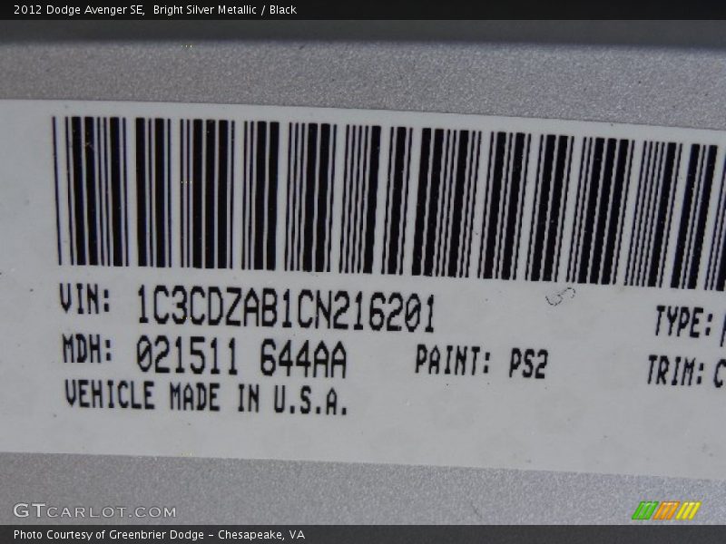 Bright Silver Metallic / Black 2012 Dodge Avenger SE