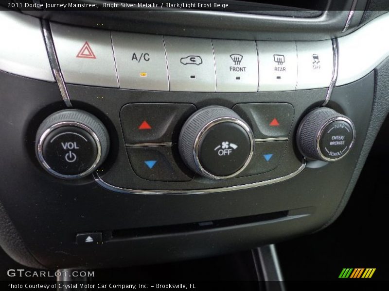 Bright Silver Metallic / Black/Light Frost Beige 2011 Dodge Journey Mainstreet
