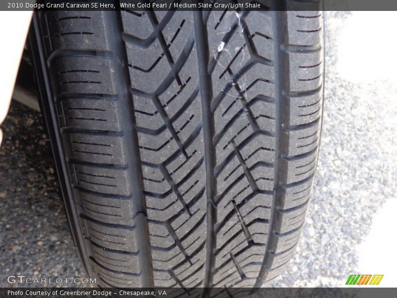 White Gold Pearl / Medium Slate Gray/Light Shale 2010 Dodge Grand Caravan SE Hero