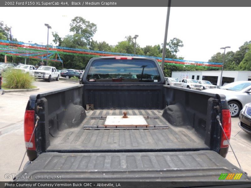 Black / Medium Graphite 2002 Ford F150 XL SuperCab 4x4