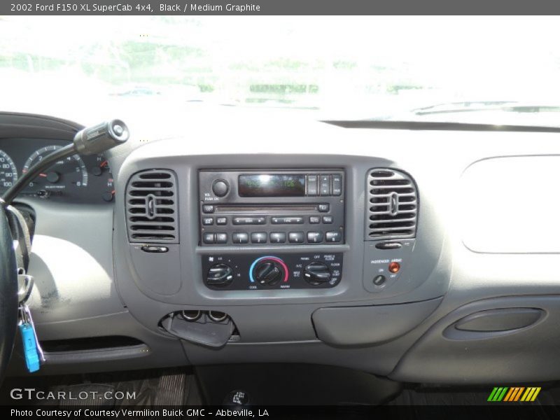 Black / Medium Graphite 2002 Ford F150 XL SuperCab 4x4