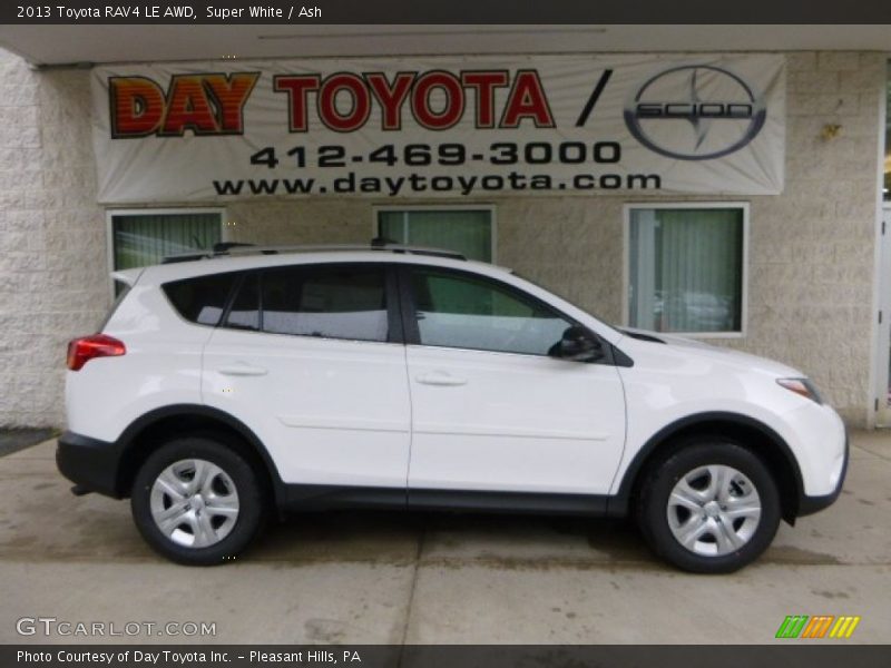 Super White / Ash 2013 Toyota RAV4 LE AWD