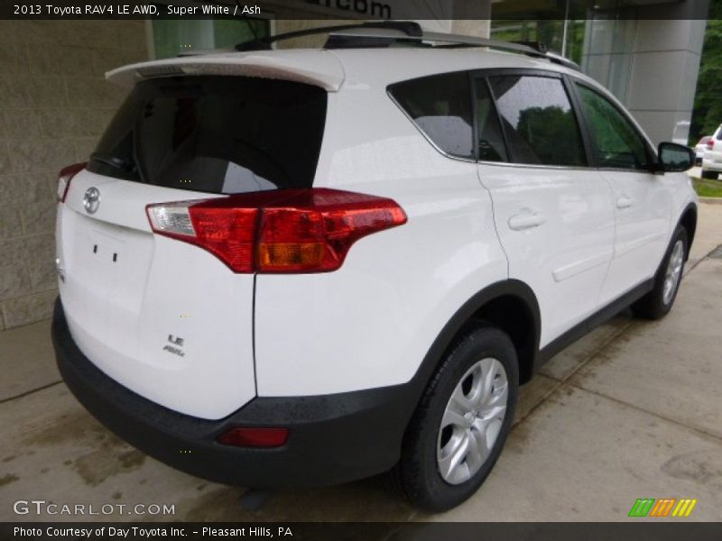 Super White / Ash 2013 Toyota RAV4 LE AWD