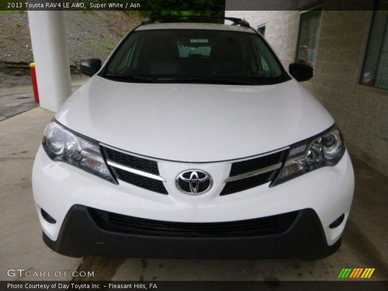 Super White / Ash 2013 Toyota RAV4 LE AWD