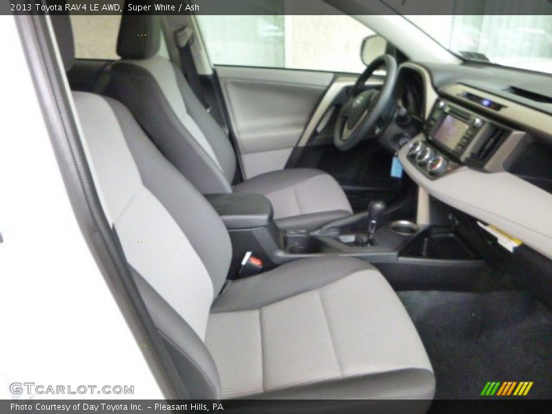 Super White / Ash 2013 Toyota RAV4 LE AWD