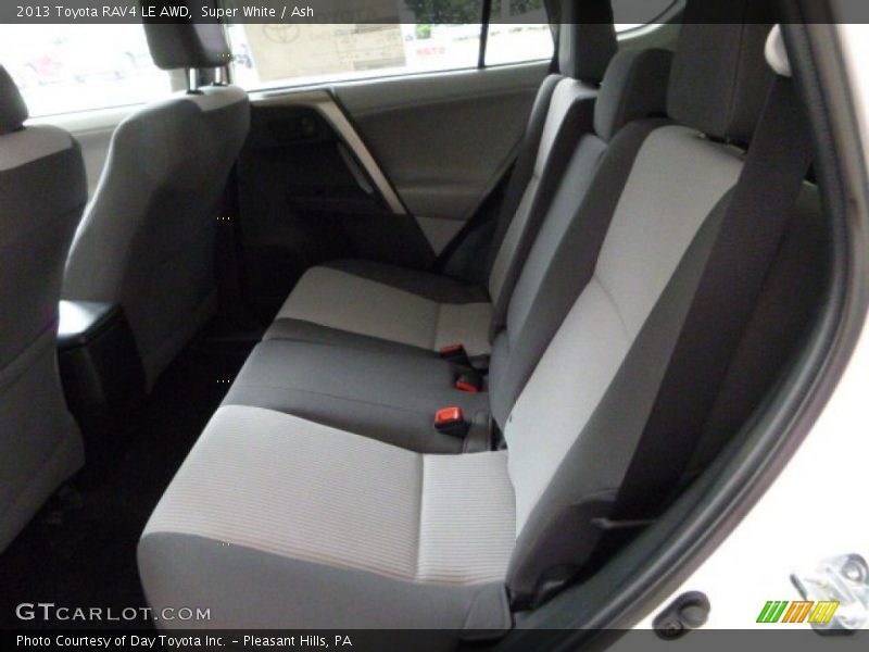 Super White / Ash 2013 Toyota RAV4 LE AWD