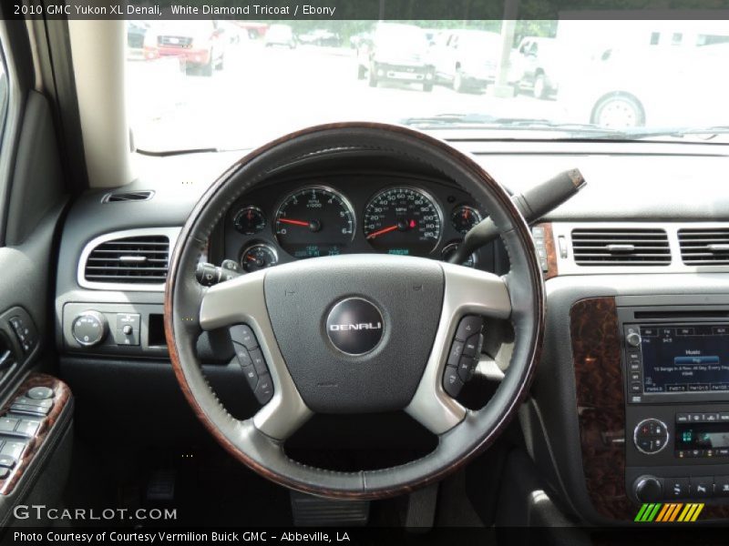 White Diamond Tricoat / Ebony 2010 GMC Yukon XL Denali
