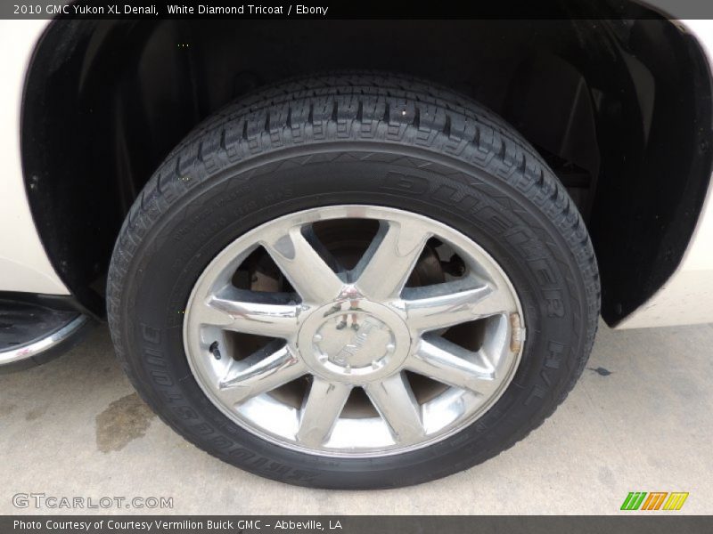 White Diamond Tricoat / Ebony 2010 GMC Yukon XL Denali