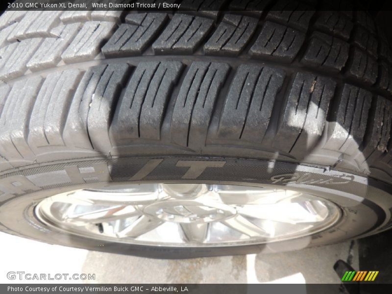 White Diamond Tricoat / Ebony 2010 GMC Yukon XL Denali