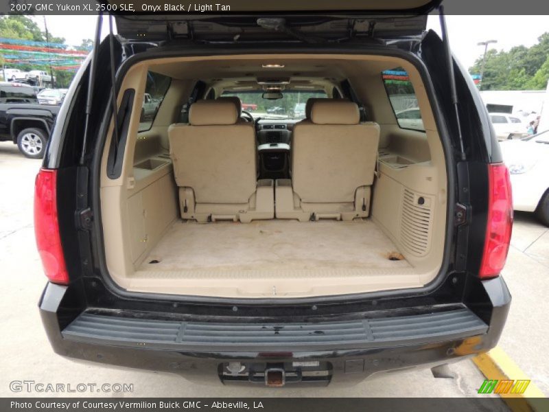  2007 Yukon XL 2500 SLE Trunk